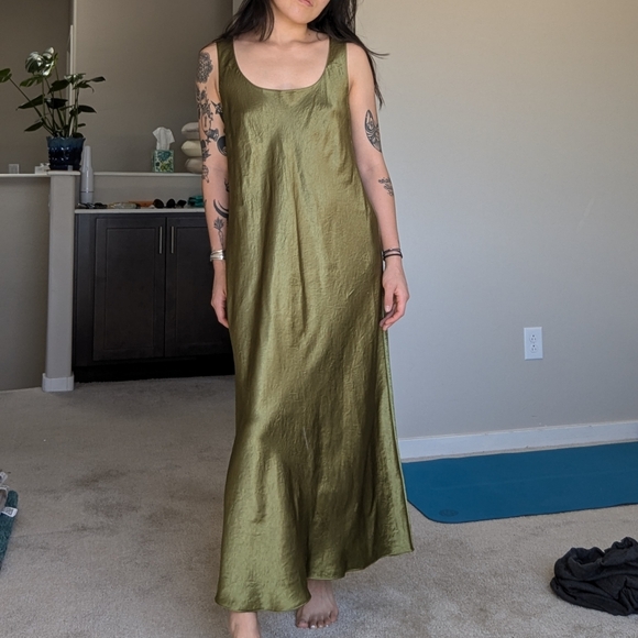 VINCE. nwot Green Satin Slip Midi Dress Large - Picture 1 of 8